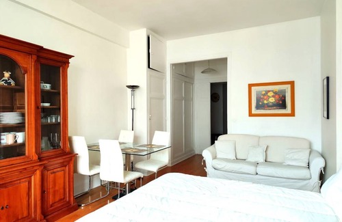 Champs-Elysees Apartment | 39 m² Apartment ∙ 2 guests