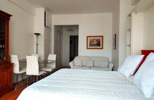 Champs-Elysees Apartment | 39 m² Apartment ∙ 2 guests