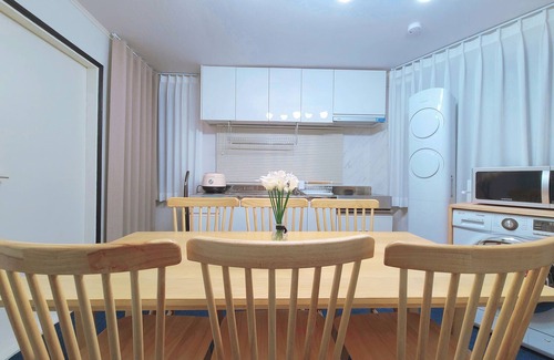 Wangsimniil-tong Apartment | 3MinWalkSubway#PrivateFloor#MiniMovieRoom#CityView#AirportBus#DDP#Hongdae#Jongno