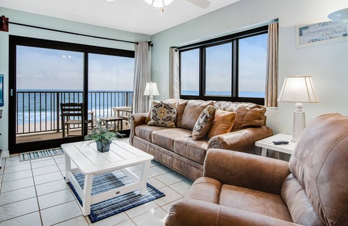 Navarre Beach Condo | 3rd-floor Gulf-front Condo with included seasonal beach service & pool