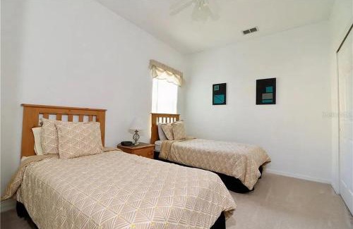 Crescent Lakes House | 4 Bathrooms 3 Bathrooms Cresent Lakes 5305 Cv