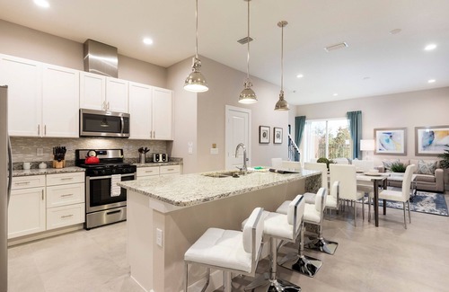 West Kissimmee Villa | ★ 4 BR 4 BA Villa | 5min→Disneyworld |1804ft²| Gym