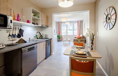 Suresnes Apartment | 45 m² Apartment ∙ 1 bedroom ∙ 1 guest