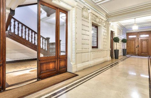 Champs-Elysees Apartment | 48 m² Serviced apartment ∙ 2 bedrooms ∙ 127 guests
