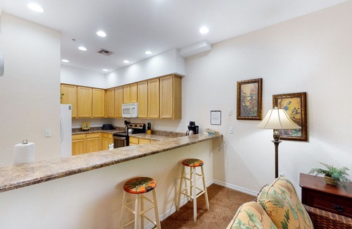 West Kissimmee Condo | 4th floor condo w/ balcony, gym, sauna, shared pools, hot tub, near theme parks