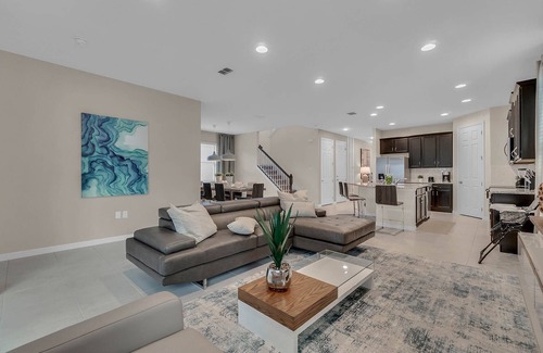 Bay Lake House | 5 Bedrooms/5.5 Bathrooms/Solara (9026 PC)