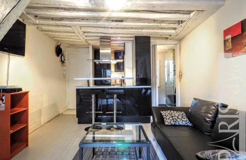 Sorbonne Apartment | 50 m² Apartment ∙ 1 bedroom ∙ 2 guests