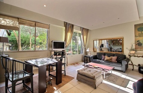 Neuilly-sur-Seine Apartment | 51 m² Apartment ∙ 1 bedroom ∙ 2 guests
