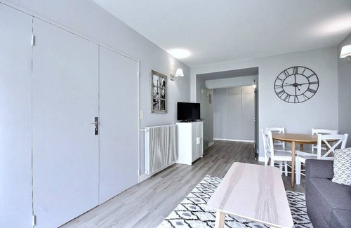 Issy-les-Moulineaux Apartment | 52 m² Apartment ∙ 1 bedroom ∙ 2 guests