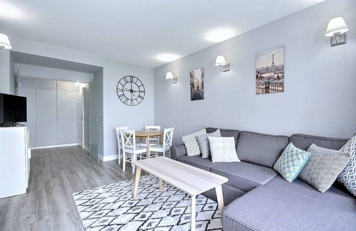 Issy-les-Moulineaux Apartment | 52 m² Apartment ∙ 1 bedroom ∙ 2 guests