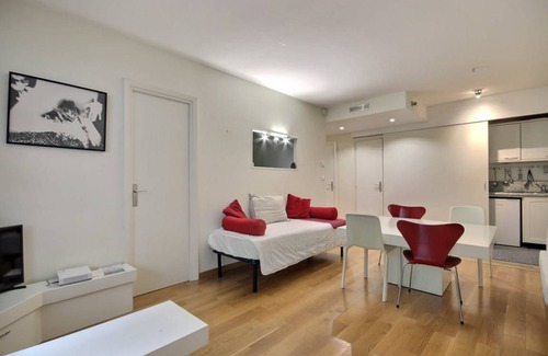 Les Halles Apartment | 54 m² Apartment ∙ 1 bedroom ∙ 2 guests