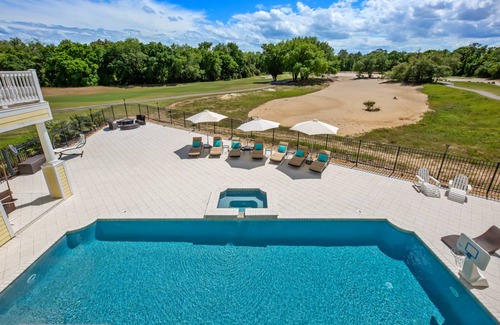 Reunion House | 555 m² House ∙ 7 bedrooms ∙ 17 guests