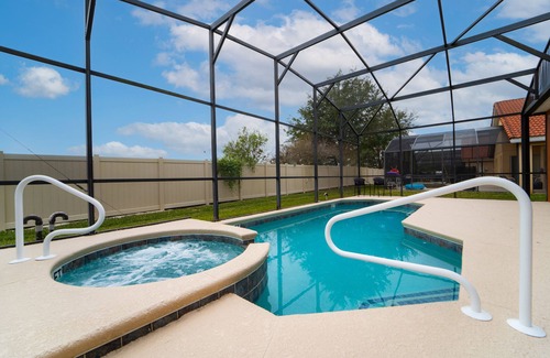 Solana House | 6 Bed, 5 Bath Villa with South Facing Pool, located close to Disney & Universal