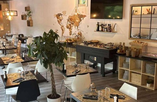 Roissy-en-France Hotel | 60 m² Hotel ∙ 127 guests