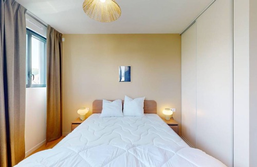 Suresnes Resort | 618 m² Private room ∙ 1 bedroom ∙ 2 guests