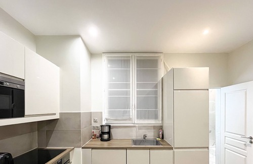 8th Arrondissement Apartment | 64 - Urban Luxury Flat near Champs-Elysées