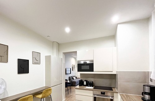 8th Arrondissement Apartment | 64 - Urban Luxury Flat near Champs-Elysées