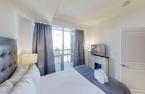 Bay Street Corridor Apartment | 71 m² Apartment ∙ 3 bedrooms ∙ 6 guests