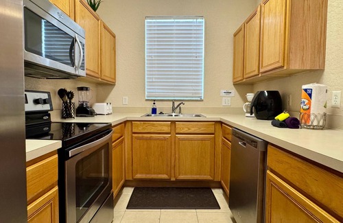 Regal Palms House | 735-Dream getaway townhome in gated Resort