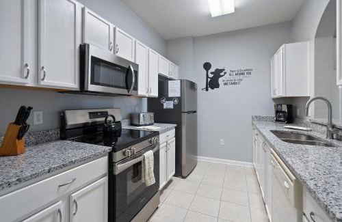 Windsor Hills House | 7671 Comrow Unit 205