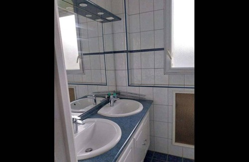 Rosny-sous-Bois Resort | 78 m² Private room ∙ 1 bedroom ∙ 1 guest