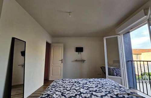 La Courneuve Apartment | 80 m² Apartment ∙ 2 bedrooms ∙ 9 guests