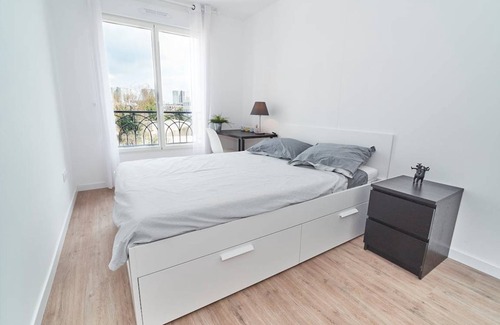 Maisons-Alfort Resort | 80 m² Private room ∙ 1 bedroom ∙ 1 guest