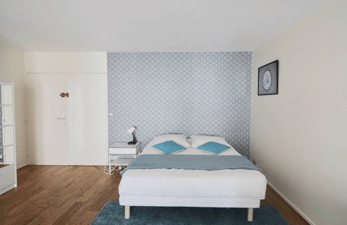 11th Arrondissement Resort | 80 m² Private room ∙ 1 bedroom ∙ 4 guests