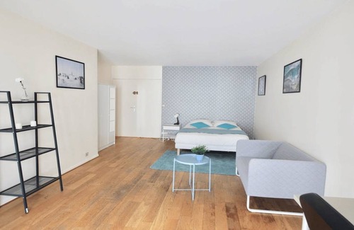 11th Arrondissement Resort | 80 m² Private room ∙ 1 bedroom ∙ 4 guests