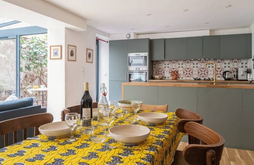11th Arrondissement Apartment | 81 m² Apartment ∙ 2 bedrooms ∙ 4 guests