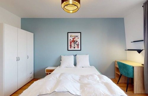 Choisy-le-Roi Resort | 82 m² Private room ∙ 1 bedroom ∙ 2 guests