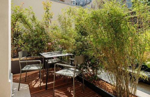 7th Arrondissement Apartment | 84 m² Serviced apartment ∙ 3 bedrooms ∙ 127 guests