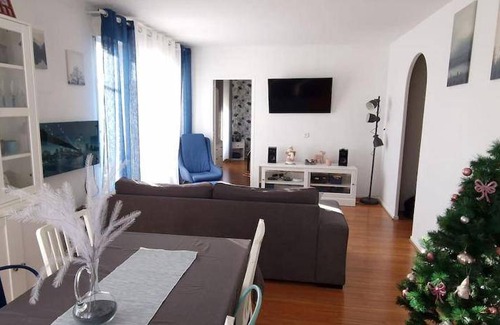 Chessy Apartment | 85 m² Apartment ∙ 3 bedrooms ∙ 13 guests