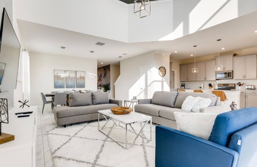 Four Corners House | 871 DS - Exquisite 5BR Retreat with Pool