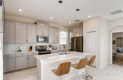Four Corners House | 871 DS - Exquisite 5BR Retreat with Pool
