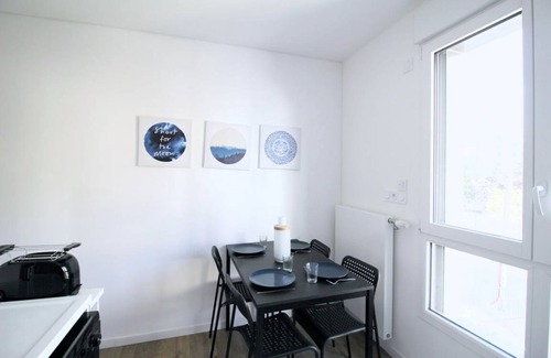 Clichy Resort | 89 m² Private room ∙ 1 bedroom ∙ 4 guests