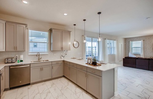 Four Corners House | 8908 CC - 6BR Luxury Home: Private Pool