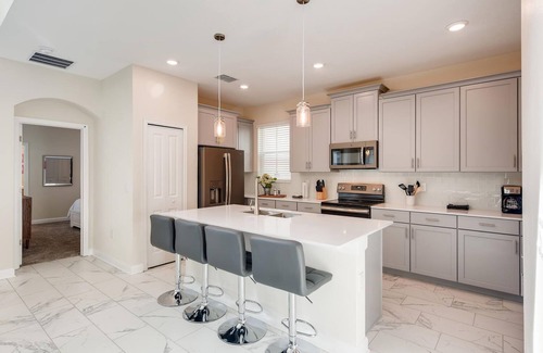 Four Corners House | 8992 CC - Exquisite 5 Bed Single Family