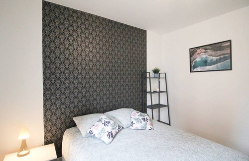 Clichy Resort | 90 m² Private room ∙ 1 bedroom ∙ 5 guests