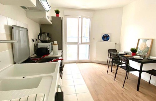 Clichy Resort | 90 m² Private room ∙ 1 bedroom ∙ 4 guests