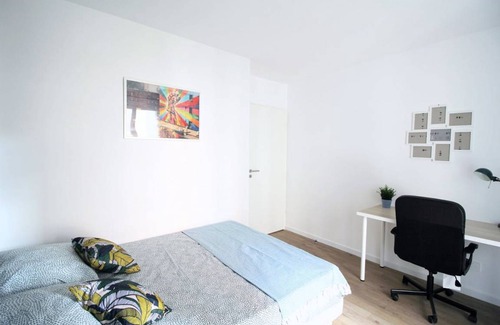 Clichy Resort | 90 m² Private room ∙ 1 bedroom ∙ 5 guests
