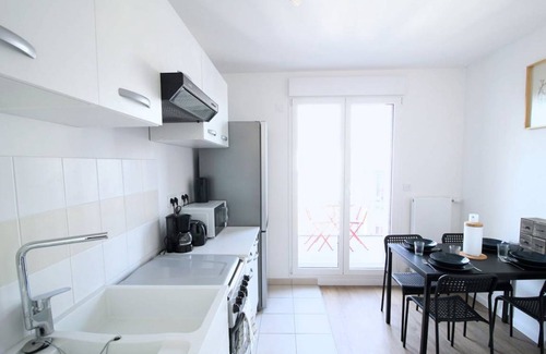 Clichy Resort | 91 m² Private room ∙ 1 bedroom ∙ 4 guests