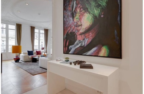 Champs-Elysees Apartment | 94 m² Apartment ∙ 1 bedroom ∙ 2 guests