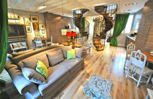 Sorbonne Apartment | A Balcony on Notre Dame