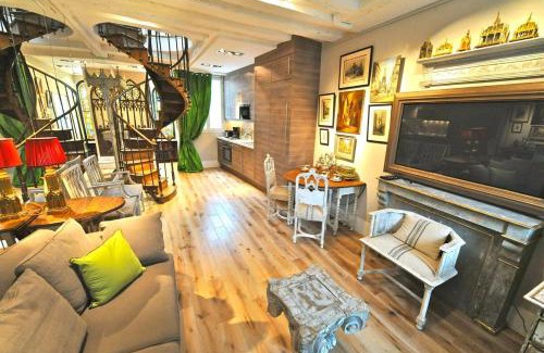 Sorbonne Apartment | A Balcony on Notre Dame