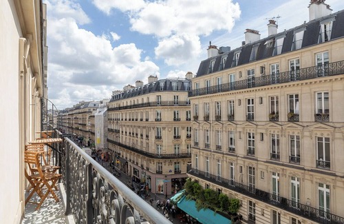 Quartier Saint-Georges Apartment | A Glowing 3-BR/3BA with Services in Opéra - St-Lazare