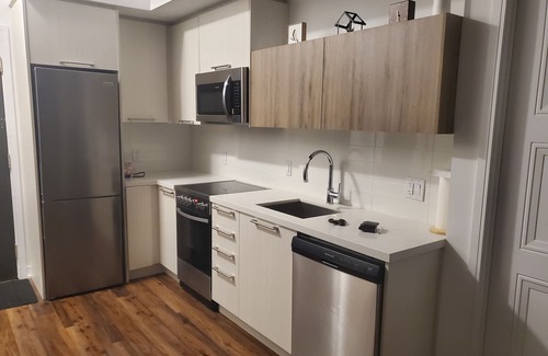 Sunnylea Condo | A Perfect Suite for Family Vacation or Business Trip 10mins to Downtown Toronto
