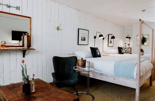 Strong Other | Accommodation ∙ 1 bedroom ∙ 4 guests
