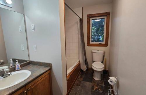The Blue Mountains Ski Chalet | All-Season 8BR Vacation Chalet