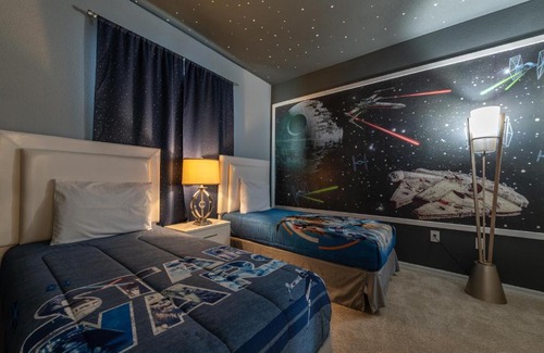 Historic Downtown Kissimmee Apartment | Amazing 3 bedroom condo with Star Wars bedroom